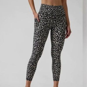 Athleta Salutation Print 7/8 Tight Dot Leopard Black White XS NWT